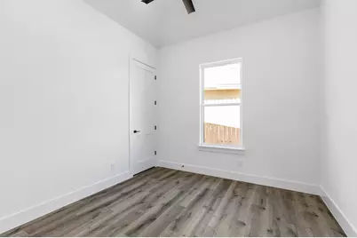 1827 N Foothills Drive, Kerrville, TX 78028 - Photo 5