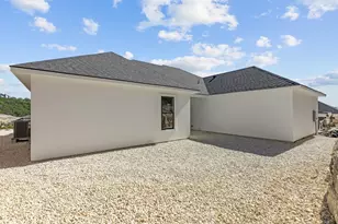 1827 N Foothills Dr, Kerrville, TX 78028 - Photo 3