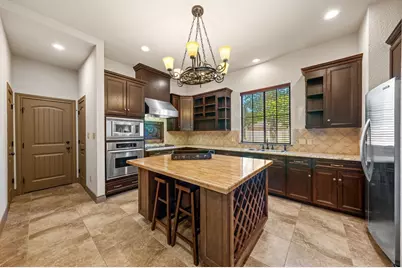 2928 Dry Hollow Dr, Kerrville, TX 78028 - Photo 9