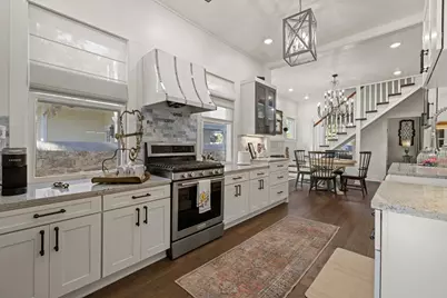 119 W San Antonio St, Fredericksburg, TX 78624 - Photo 9