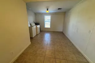 605 S Washington St, Fredericksburg, TX 78624 - Photo 17