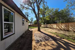 421 E Orchard St, Fredericksburg, TX 78624 - Photo 15