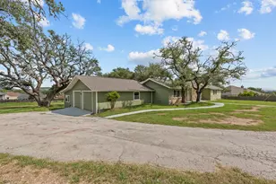 224 W Lower Crabapple Rd, Fredericksburg, TX 78624 - Photo 3