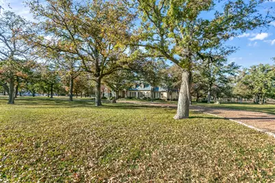 230 Lakewood Lane, Fredericksburg, TX 78624 - Photo 5