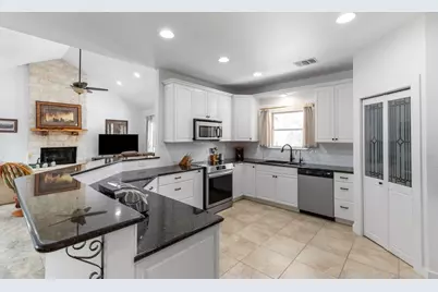 2747 Lower Crabapple Rd, Fredericksburg, TX 78624 - Photo 15