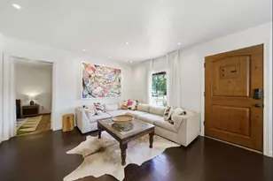 409 W Water St, Kerrville, TX 78028 - Photo 7