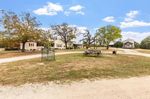 1447 Royal Oaks Loop, Fredericksburg, TX 78624 - Photo 91