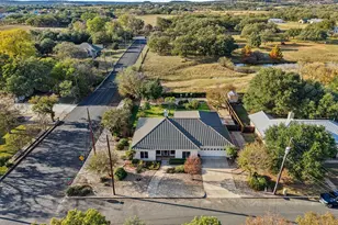 802 Ave C, Fredericksburg, TX 78624 - Photo 3