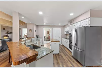 117 Holly Hill, Ingram, TX 78025 - Photo 9