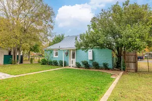 606 N Adams St, Fredericksburg, TX 78624 - Photo 31