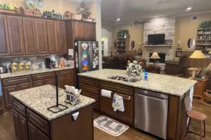 324 Ellebracht Dr, Fredericksburg, TX 78624 - Photo 9