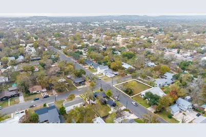 212 E Hackberry St, Fredericksburg, TX 78624 - Photo 5
