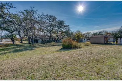 605 W Ash Dr, Johnson City, TX 78636 - Photo 11