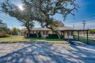 605 W Ash Dr, Johnson City, TX 78636 - Photo 1