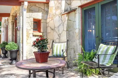 129 E Evergreen, Boerne, TX 78006 - Photo 7