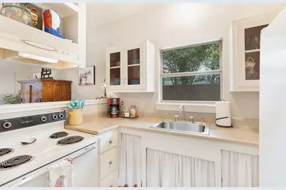 129 E Evergreen, Boerne, TX 78006 - Photo 19