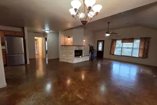 237 S Green Oaks Loop, Fredericksburg, TX 78624 - Photo 7