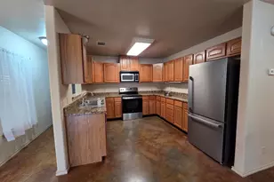 237 S Green Oaks Loop, Fredericksburg, TX 78624 - Photo 9