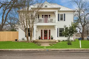 601 Bell St, Fredericksburg, TX 78624 - Photo 1