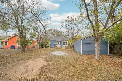 411 W Water St, Kerrville, TX 78028 - Photo 23