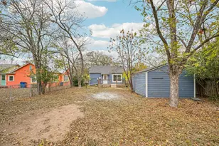 411 W Water St, Kerrville, TX 78028 - Photo 23