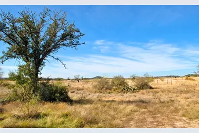 000 W Live Oak Rd, Fredericksburg, TX 78624 - Photo 13