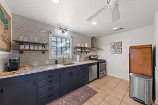 110 Beverly Dr, Fredericksburg, TX 78624 - Photo 9