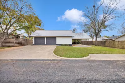611 W Burbank St, Fredericksburg, TX 78624 - Photo 63