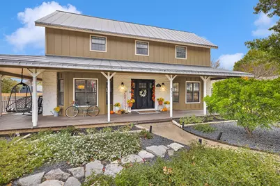 611 W Burbank St, Fredericksburg, TX 78624 - Photo 3