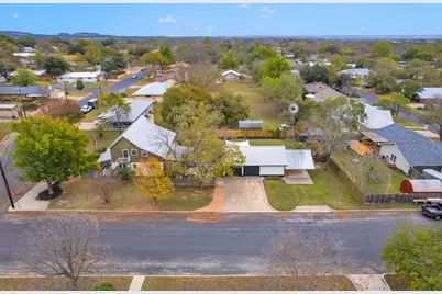 611 W Burbank St, Fredericksburg, TX 78624 - Photo 71