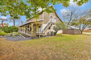 611 W Burbank St, Fredericksburg, TX 78624 - Photo 59