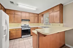 612 Bluebonnet, Fredericksburg, TX 78624 - Photo 7