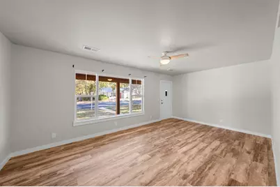 309 W College St, Fredericksburg, TX 78624 - Photo 7