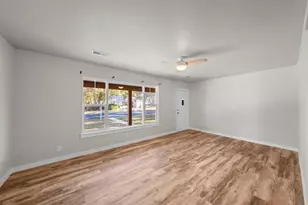 309 W College St, Fredericksburg, TX 78624 - Photo 7