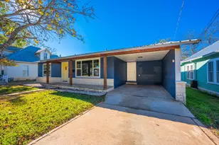 309 W College St, Fredericksburg, TX 78624 - Photo 3