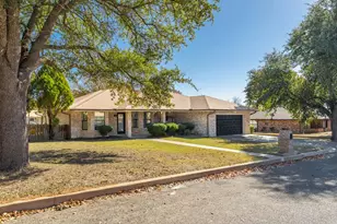 216 Edgewood Dr, Fredericksburg, TX 78624 - Photo 1