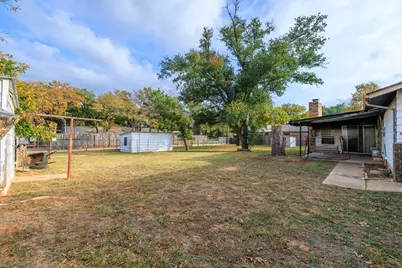 308 Frederick Rd, Fredericksburg, TX 78624 - Photo 7