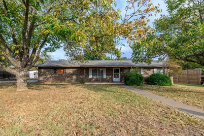 308 Frederick Rd, Fredericksburg, TX 78624 - Photo 5