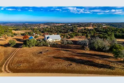 256 Royalview Dr, Fredericksburg, TX 78624 - Photo 39