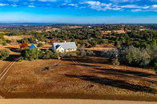 256 Royalview Dr, Fredericksburg, TX 78624 - Photo 39