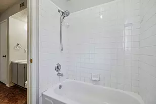 1601 Newton St, Kerrville, TX 78028 - Photo 11