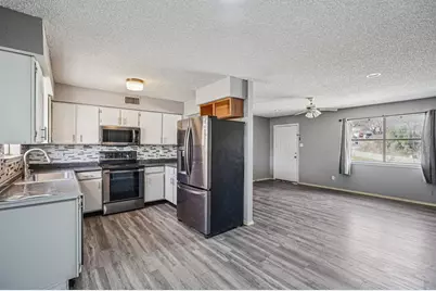 1601 Newton St, Kerrville, TX 78028 - Photo 7