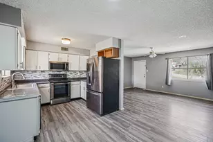 1601 Newton St, Kerrville, TX 78028 - Photo 7