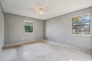 1601 Newton St, Kerrville, TX 78028 - Photo 15