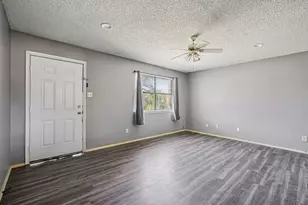 1601 Newton St, Kerrville, TX 78028 - Photo 3