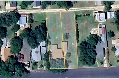 213 W Centre St, Fredericksburg, TX 78624 - Photo 1