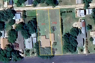 213 W Centre St, Fredericksburg, TX 78624 - Photo 1