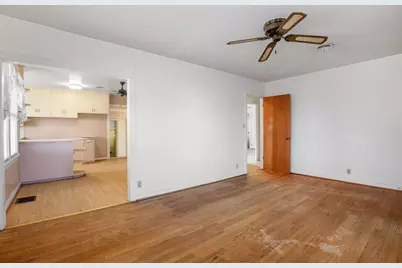 811 Franklin, Fredericksburg, TX 78624 - Photo 9