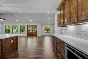 2404 W Commerce St, San Saba, TX 76869 - Photo 7