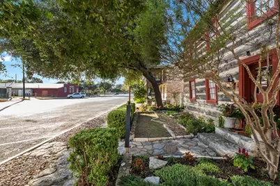 104 E Austin St #B, Fredericksburg, TX 78624 - Photo 3